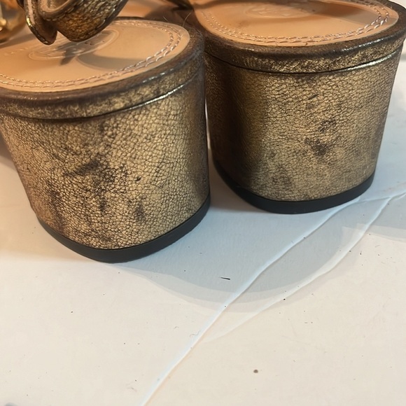 Tory Burch T-Strap Violet Platinum Gold Sz 10M Slingback Thong Heel Sandal - Picture 10 of 10